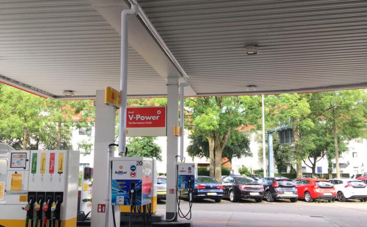 Shell Bremen_Oberirdische Rohrleitungen für AdBlue